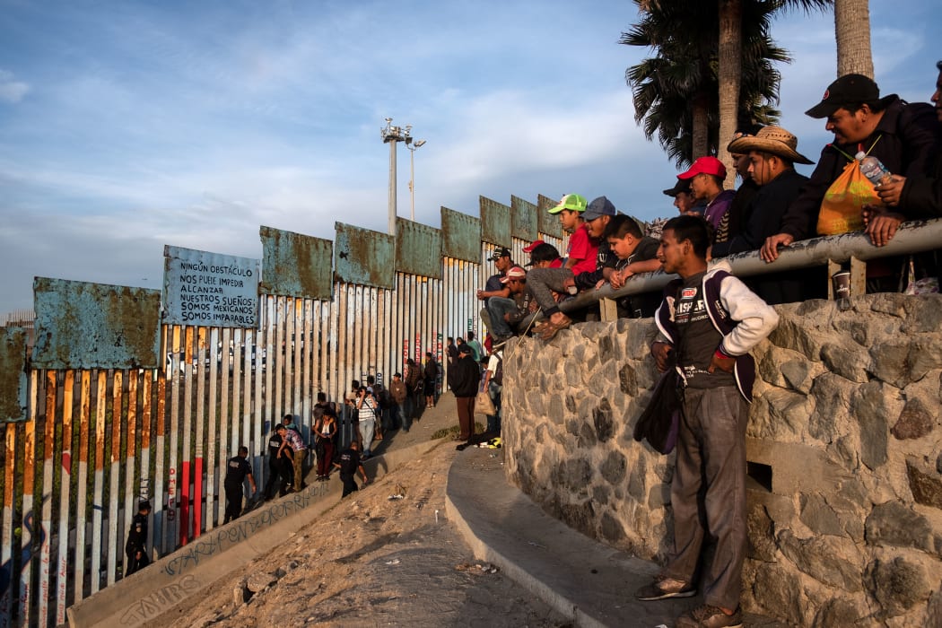 Central American migrants reach the US-Mexico border.