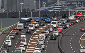 Harbour Bridge delays 12 April