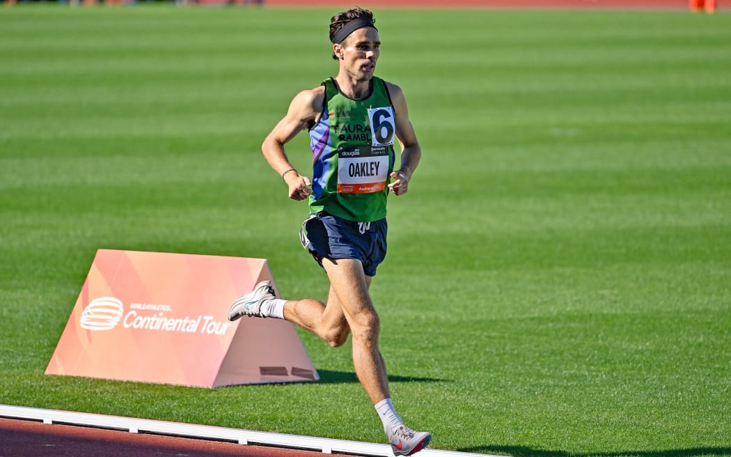 Oakley beats Tanner in Auckland 5000m duel RNZ News