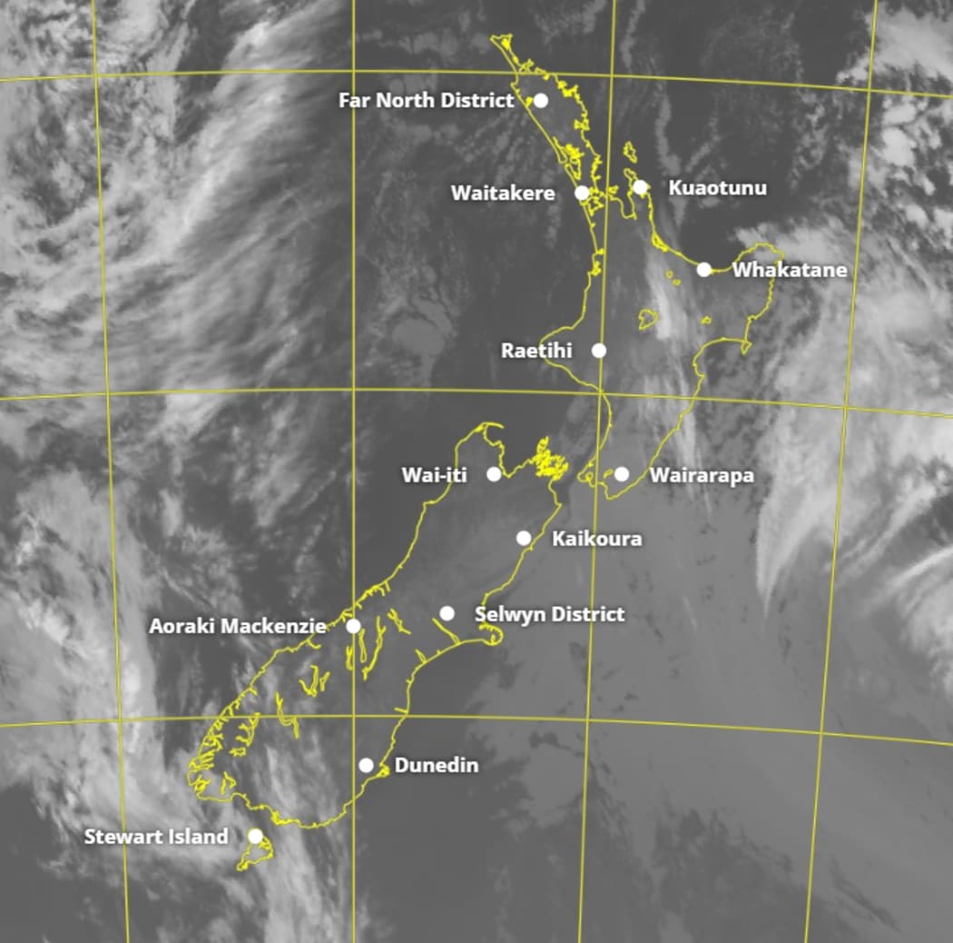 MetService cloud cover map showing New Zealand at 9pm on Tuesday, 3 March 2026.