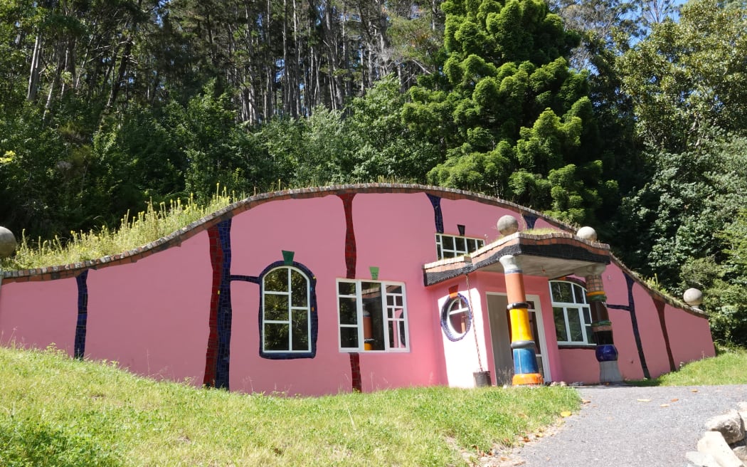The Eyeslit House is newly built on the site of the old farmhouse at Kaurinui.