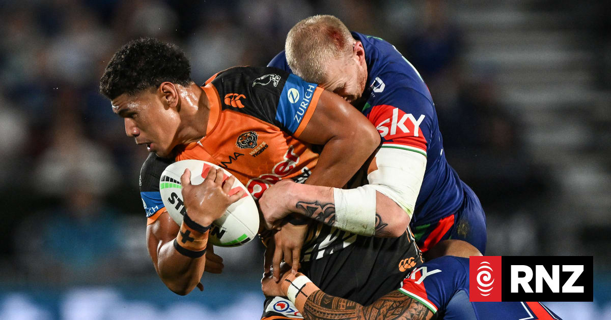 Warriors call on debutant Luke Laulilii for Knights clash