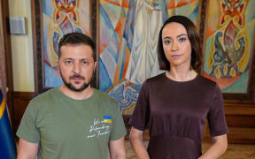 Ukraine's President Volodymyr Zelensky and TodayFM's Tova O'Brien.