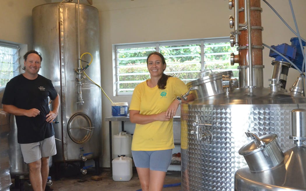 Husband-and-wife team Mike and Ashleigh “Ash” Steele (née Nicholas-Breen), the passionate duo behind the Cook Islands Distillery in Nikao.
