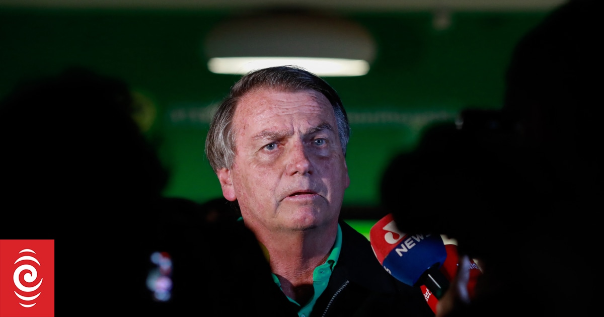 Net tightens on Bolsonaro as police seize passport in coup probe - Vimarsana News