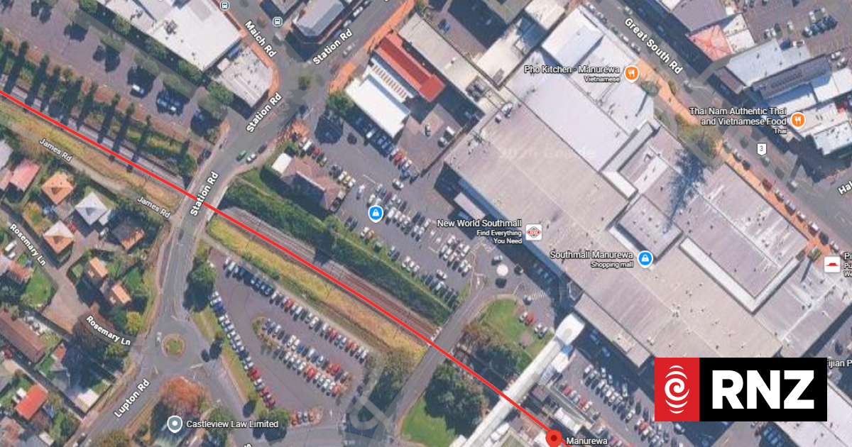 Person at Auckland bus stop stabbed multiple times