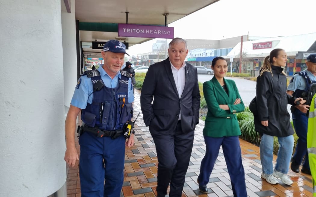 Sergeant Colin Peers, Police Minister Mark Mitchell and Rotorua Mayor Tania Tapsell joining local constables on the beat.