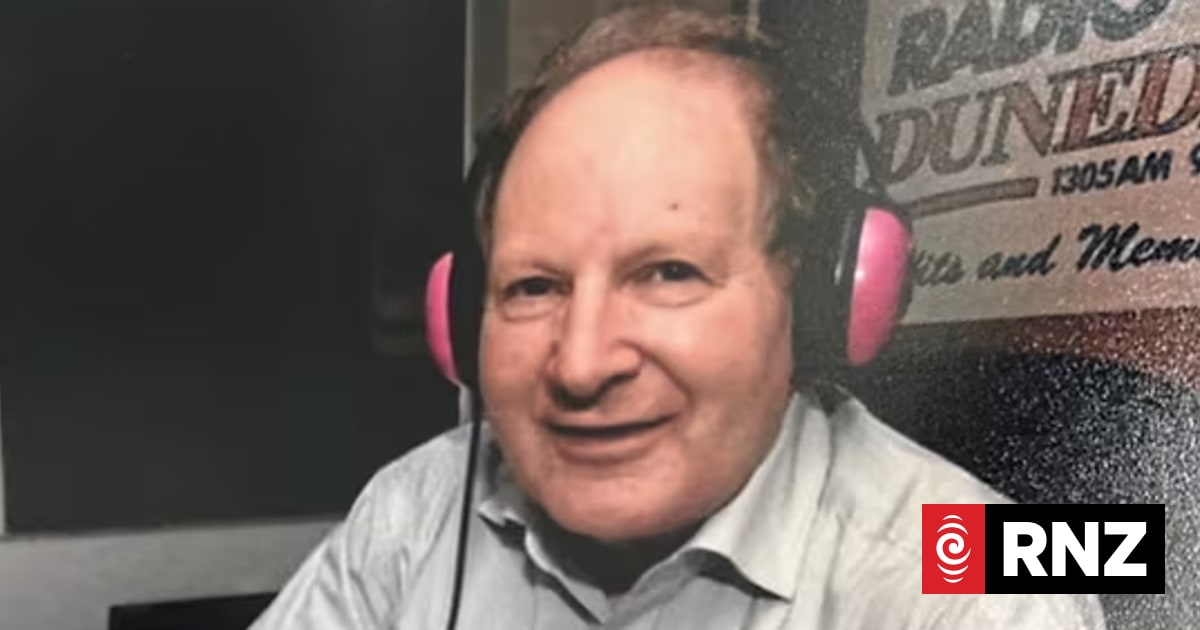Veteran Radio Dunedin broadcaster Lyndsay Rackley dies, aged 82