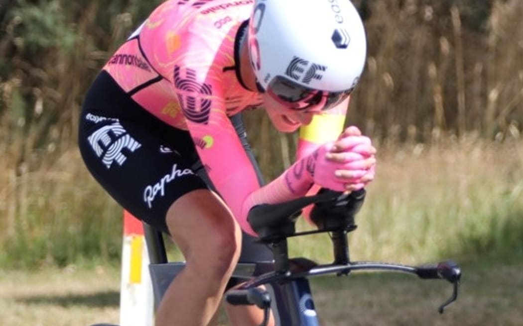 Kim Cadzow won the national time trial title by over two minutes