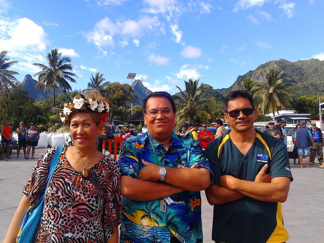 Tony Hakaoro centre with fellow Cook Islands broadcasters Iva Eitiare and Tama