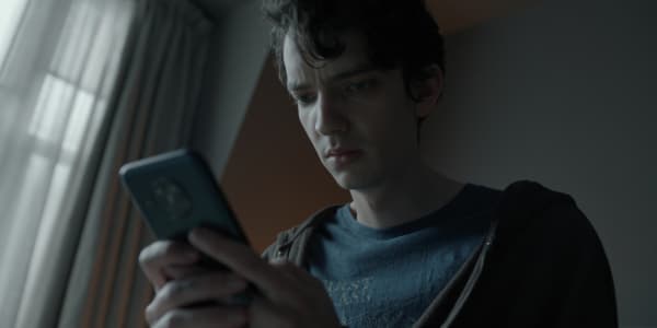 Kodi Smit-McPhee as Nicolas Ravenscroft in Disclaimer.