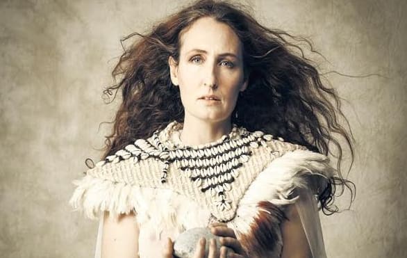 Lisa Allan appears in Rapanui - The Song of Stone at the NZ Fringe Festival in February 2017