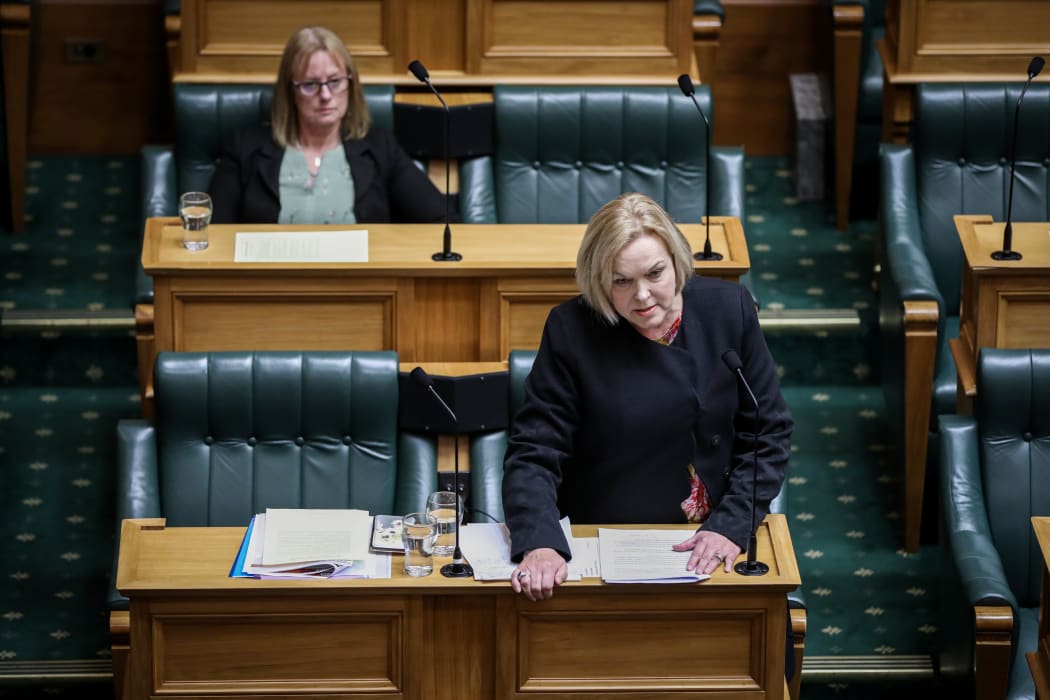 Judith Collins asks a question of Jacinda Ardern