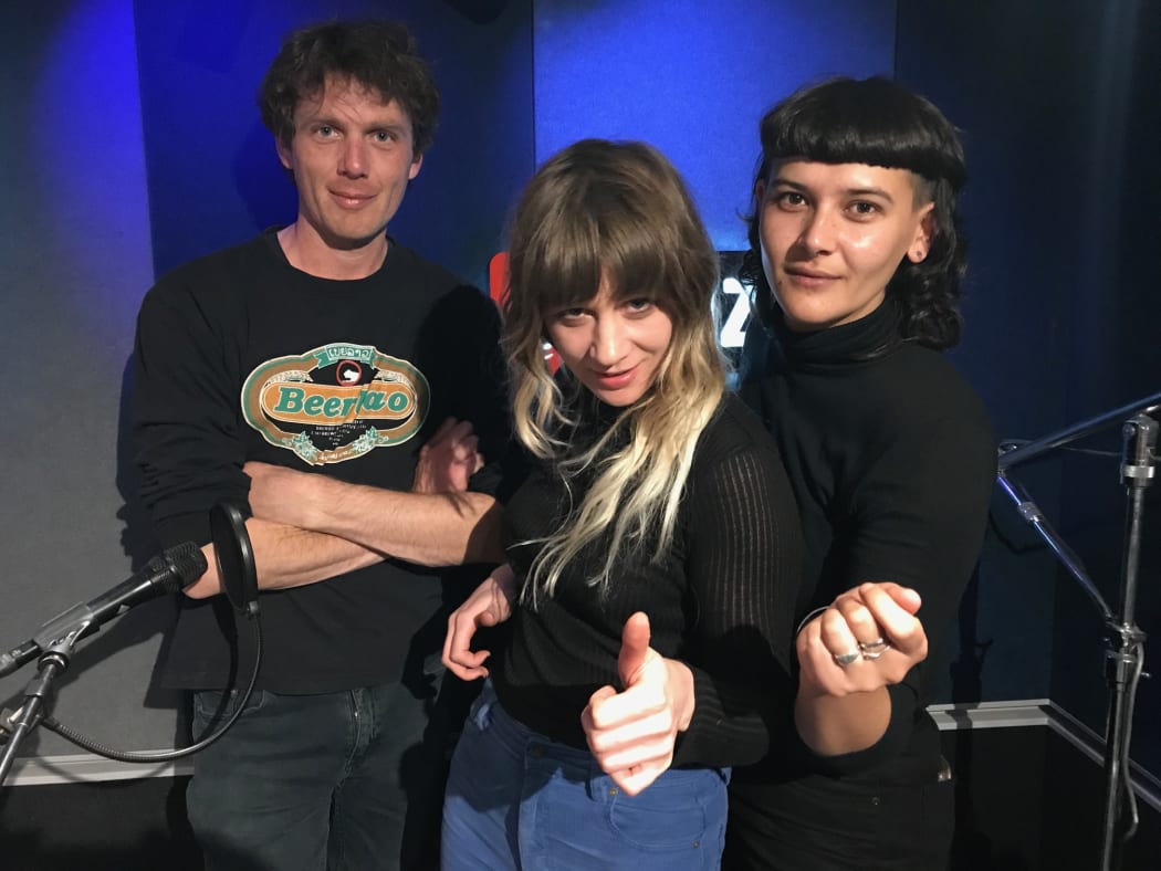 Na Noise - RNZ First Song