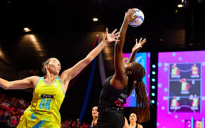 Grace Nweke (R) of New Zealand with Ashleigh Ervin of Australia during the Fast 5 Netball World Series final.
