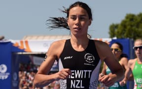 New Zealand triathlete Andrea Hewitt 4th at Glasgow Commonwealth Games.