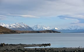 Early morning light on Lake Tekapo