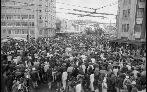 The Māori land march of 1975 reaches Taranaki Street, Wellington.