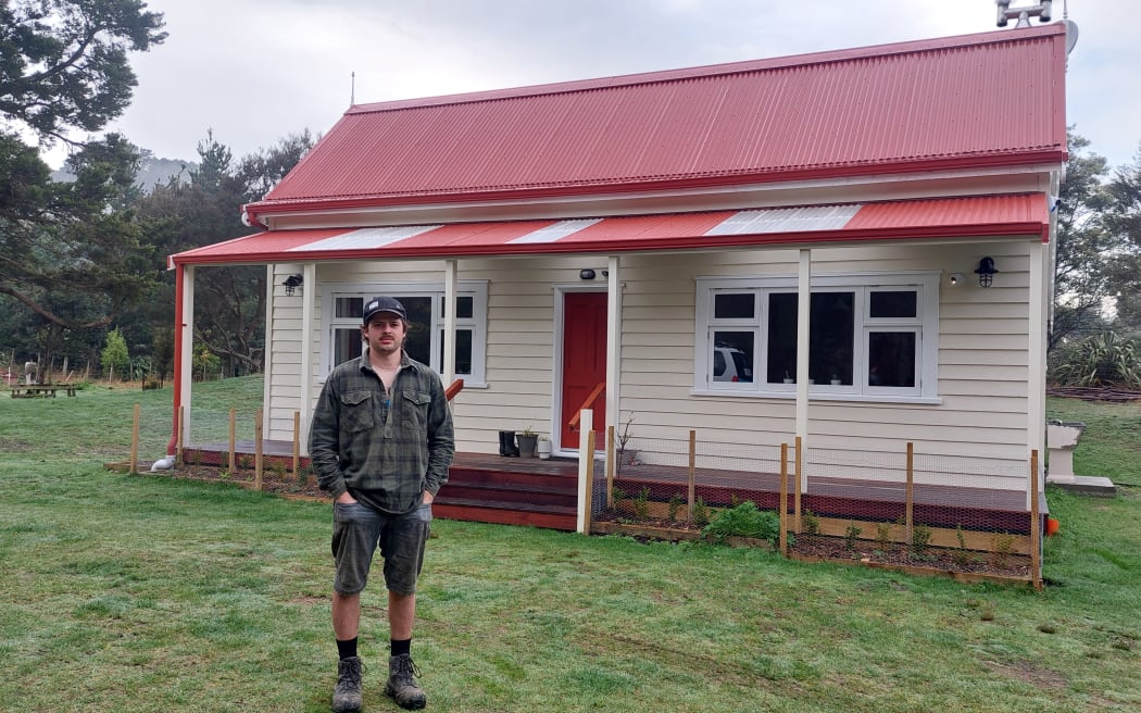 Taylor Henderson moved a cottage from Lower Hutt to Featherston.