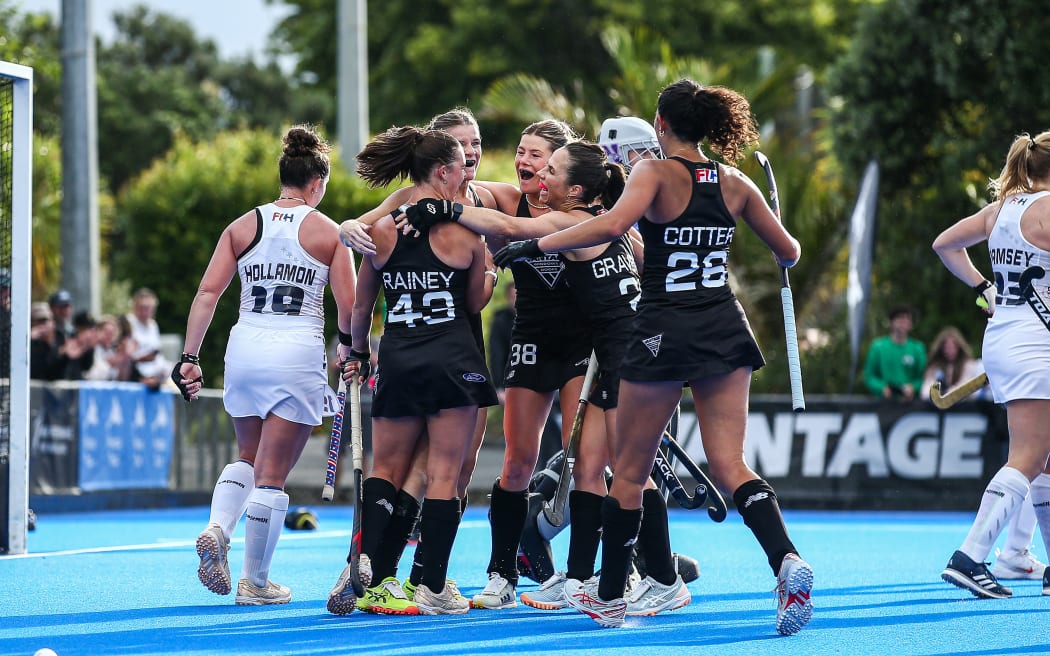 The Black Sticks celebrate Anna Willocks' goal that gave them victory against the United States in the second test at Lloyd Elsmore Park, Auckland, 20 January 2025.