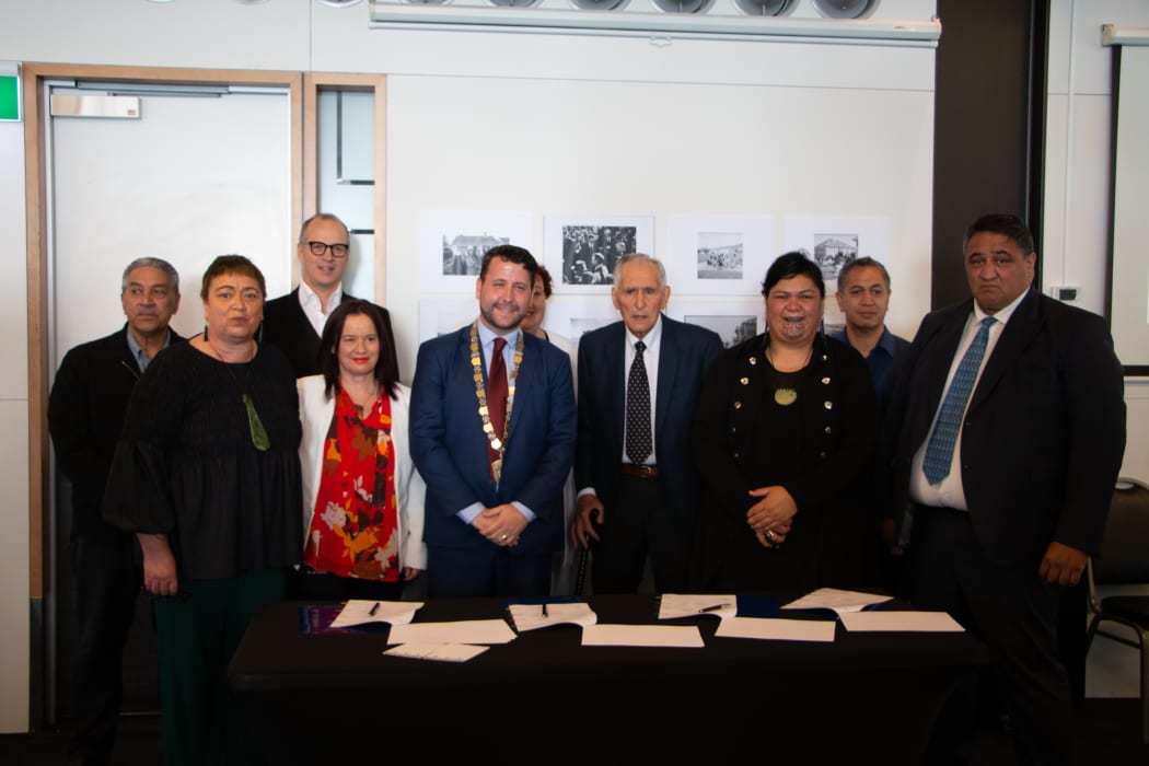 Representatives from Te Atiawa, Hutt City Council, Kahungunu Whānau Services signed a partnership to get more Māori into housing