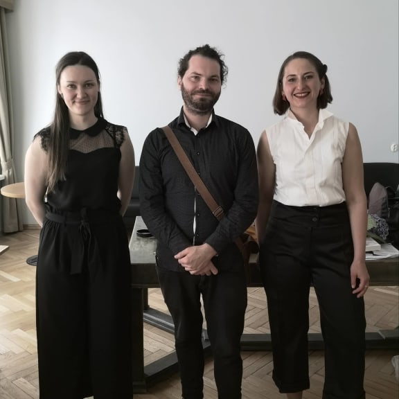 Simon Eastwood with pianists Kadri-Ann Sumera and Talvi Hunt