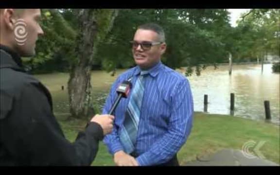 Heavy rain causes flooding in Auckland