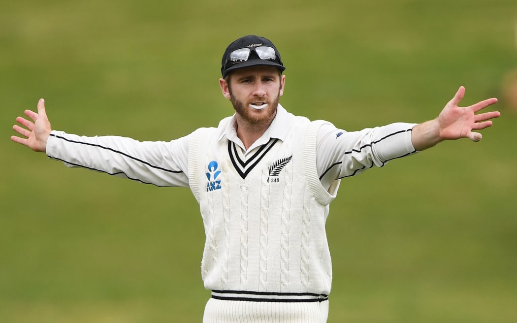 The Black Caps have gone wicketless in the opening session on day five of the second test against Pakistan.