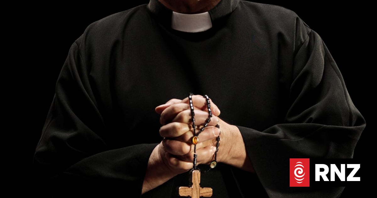 Defrocking of abusive priest Magnus Murray welcomed by victims | RNZ