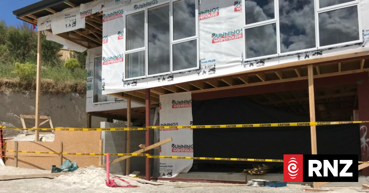 Questions remain for victims of botched housing build | RNZ