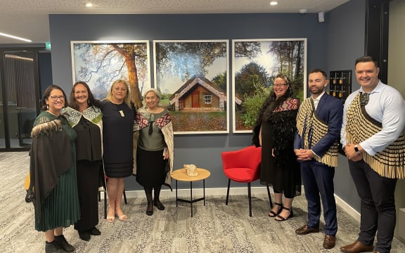 Ngāti Ranana at New Zealand House High Commission, Esther Jessop pictured in the middle.