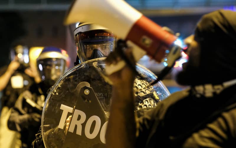Ohio city Akron imposes curfew after protests over police killing of ...