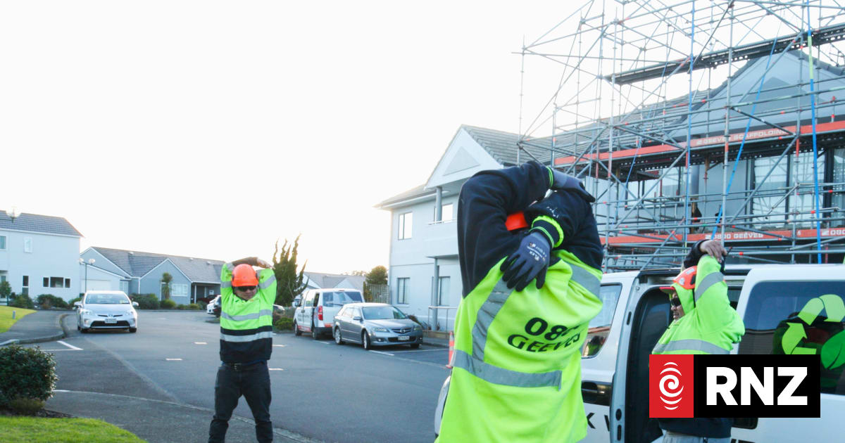 Should tradies warm-up like athletes?