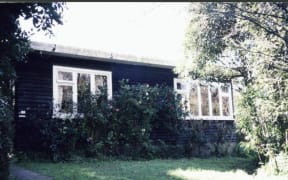 Douglas Lilburn's home at 22 Ascot Terrace, Thordon, Wellington. 2002