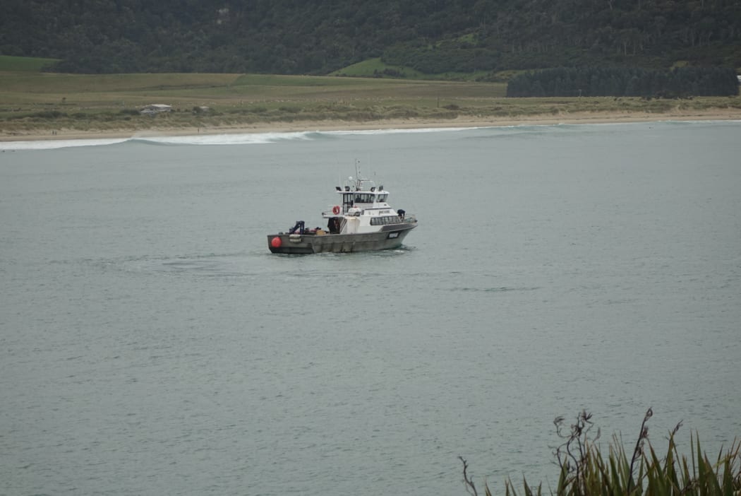 A police dive squad boat at Curio Bay
