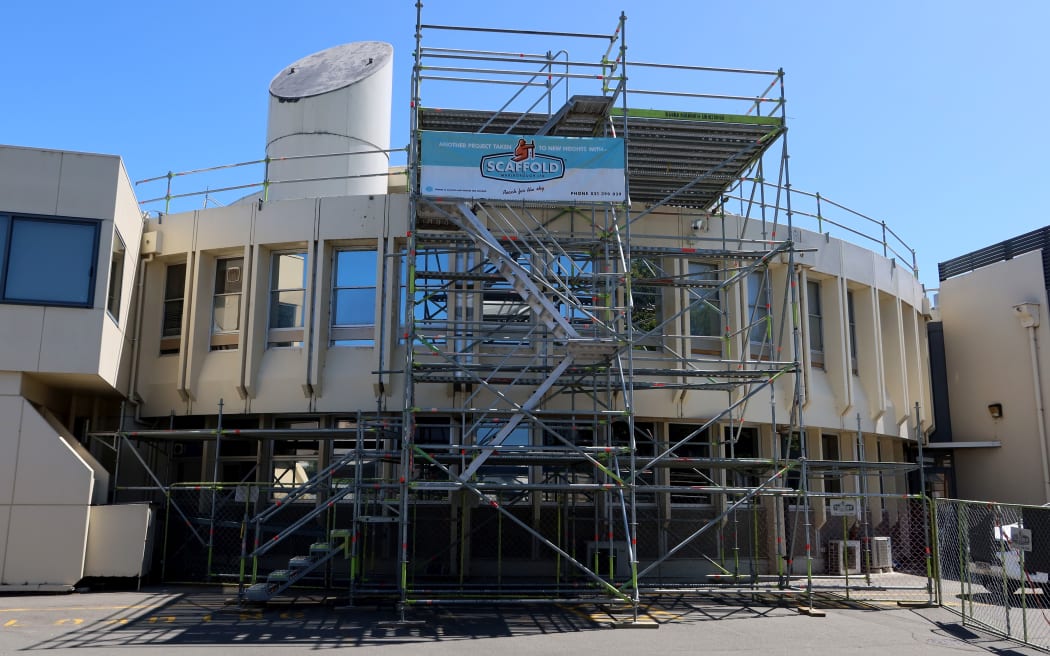 Repairing the Marlborough District Council building roof