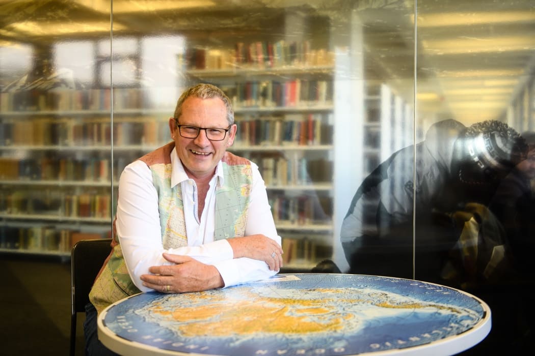 Professor James Renwick, winner of the 2018 Prime Minister's Science Communication Prize.