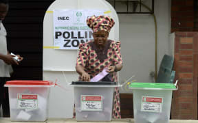 A woman votes during the 2023 Presidential and National Assembly Elections in Ikeja, Lagos, Nigeria, on Saturday, February 25, 2023.  (Photo by Adekunle Ajayi/NurPhoto) (Photo by Adekunle Ajayi / NurPhoto / NurPhoto via AFP)