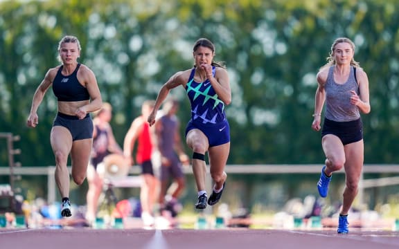Zoe Hobbs, centre, Athletics NZ Spring Series, Hastings, 2020.