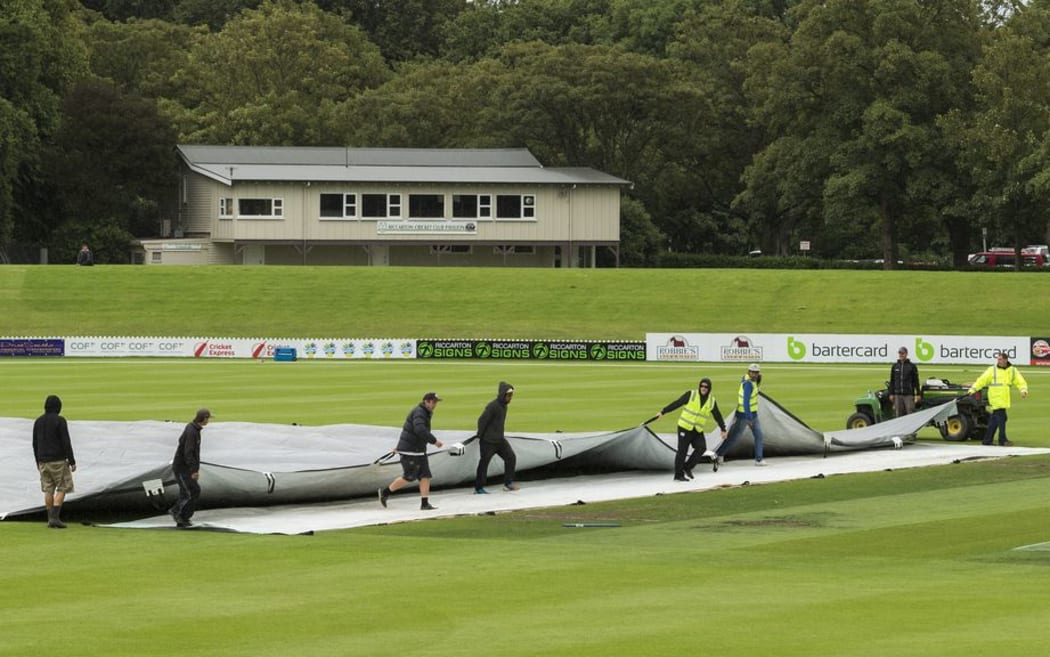 Rain halts play in the Ford Trophy elimination final between Canterbury and Otago at Hagley Oval, 27 January 2016. Photo: Joseph Johnson / www.photosport.nz
