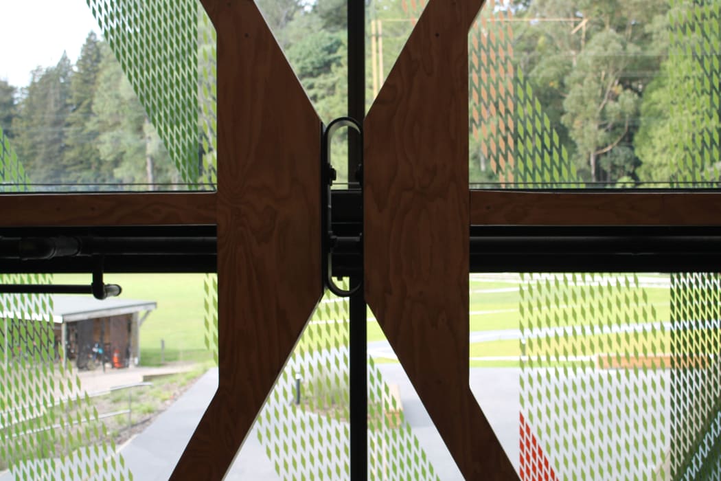 The metal bracket that can be swapped out following an earthquake