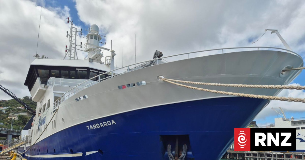 Greenpeace activists board NZ research vessel Tangaroa