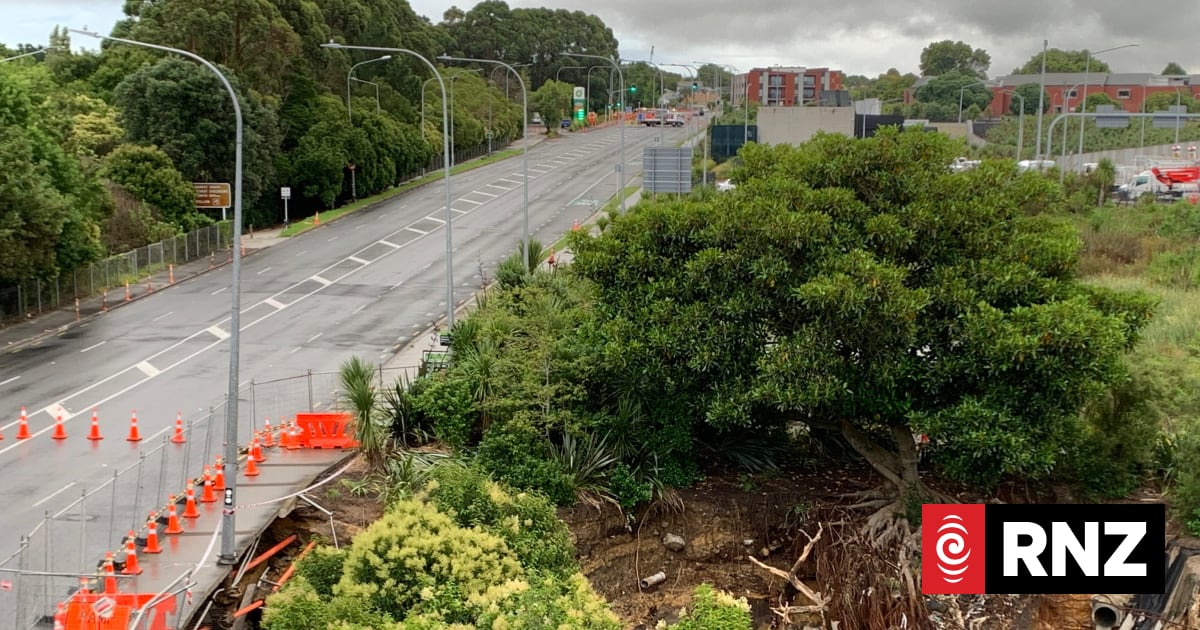 In pictures: Wild weather across North Island continues | RNZ
