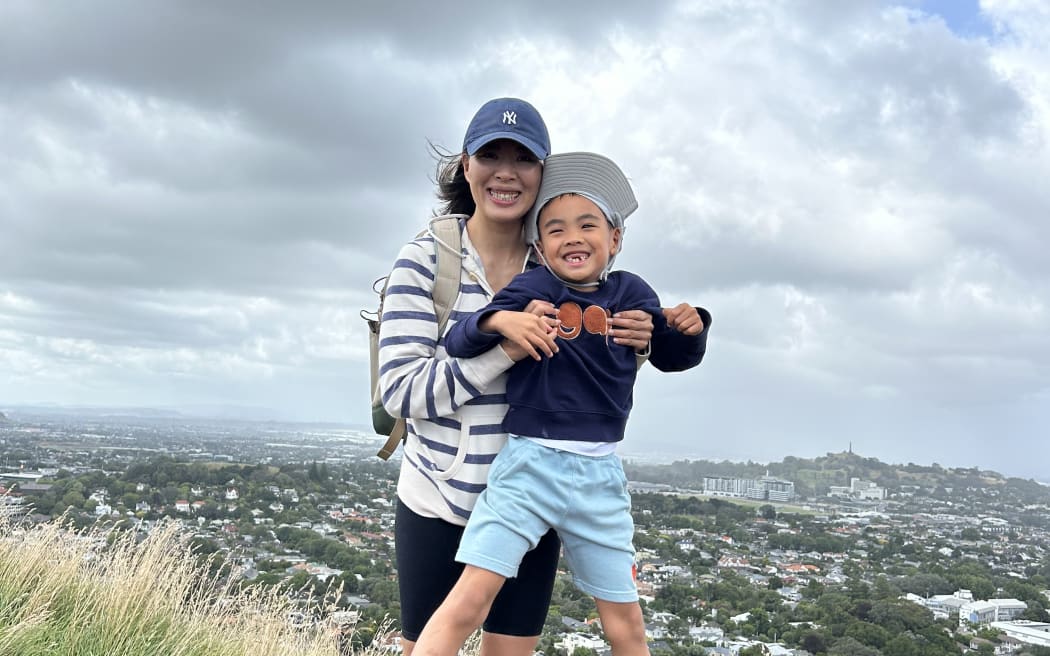 Cathy Du takes her son come to NZ for a short-term studying in an Auckland primary school