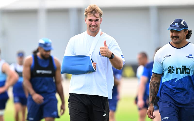 Sam Darry signs on again for Blues, NZ Rugby for three more years | RNZ