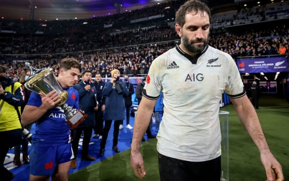 Autumn Nations Series, Stade de France, Paris, France 20/11/2021
France vs New Zealand
France's Antoine Dupont is presented with the David Gallaher Cup by Sam Whitelock of New Zealand 
Mandatory Credit Â©INPHO/James Crombie