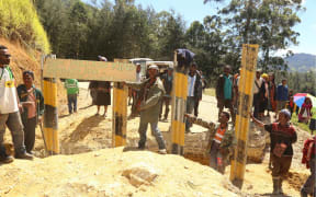 Another trench dug by villagers across the road at Ipae Corner, Aiyak in Laiagam. They are demanding K6
million compensation.