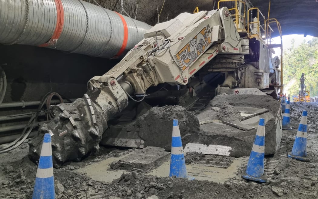 The 110 tonne roadheader machine