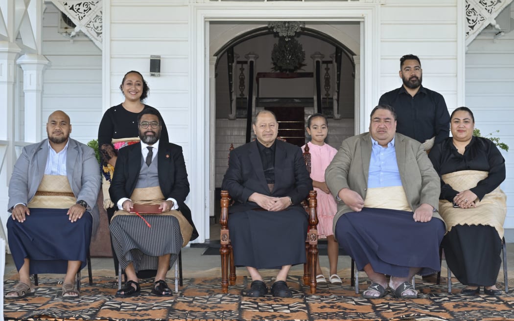 Left to right: Lord Ma’afu, Lady Fakafanua (standing), Lord Fakafanua, King Tupou VI, Princess ‘Eliana, Prince Kalaniuvalu Lord Fotofili, Fakaolameilangi Fakafanua, Crown Princess Sinaitakala Tuku’aho.