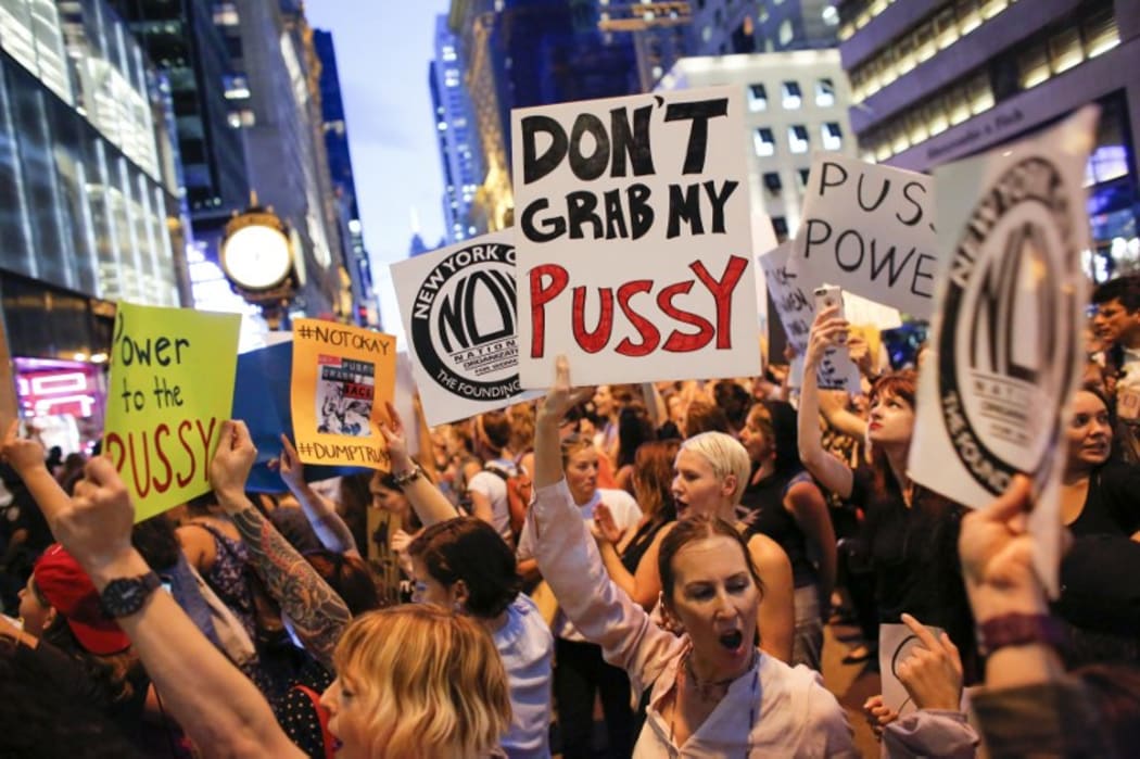 Women in the US protest Donald Trump.